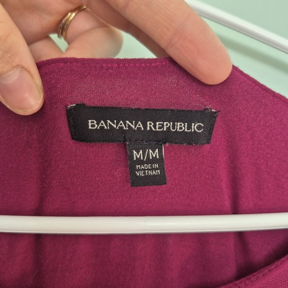 Banana Republic Women's Romantic Feminine Fuchsia Ruffle-Sleeve Blouse Size M - Picture 4 of 5